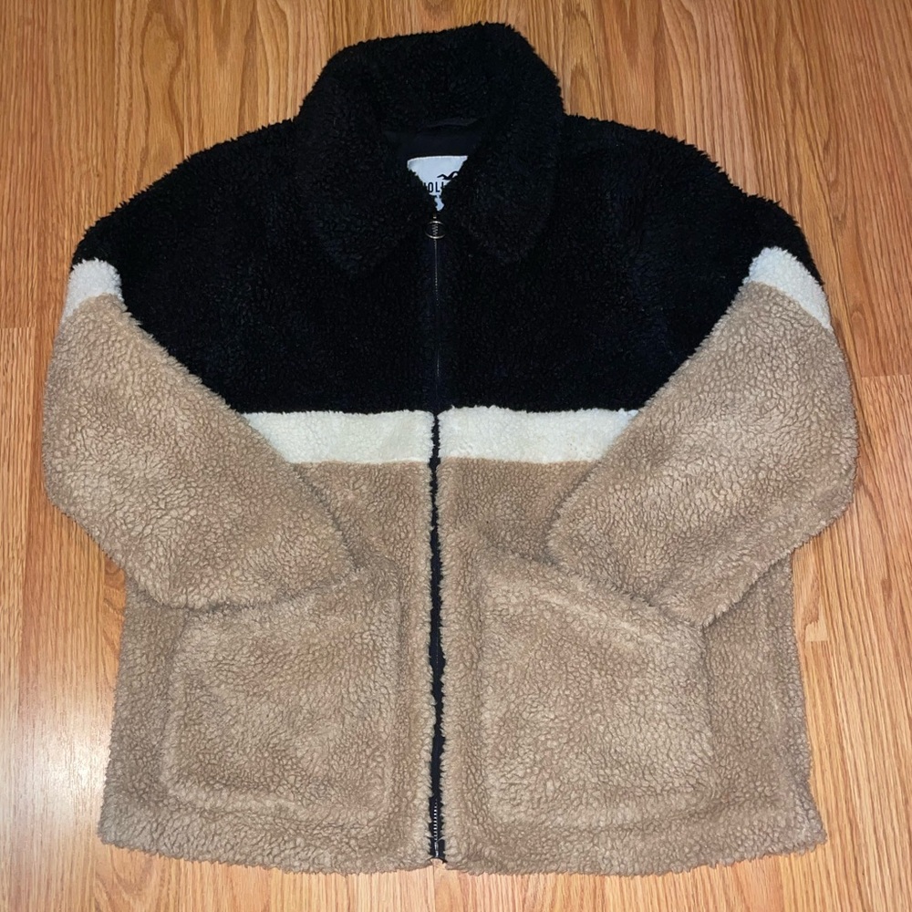 Hollister Black and Tan Thick Sherpa Jacket